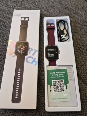 ID20 Smartwatch with Burgundy Strap